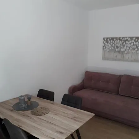 Appartement In With Terrace, Air Conditioning, Wi-fi