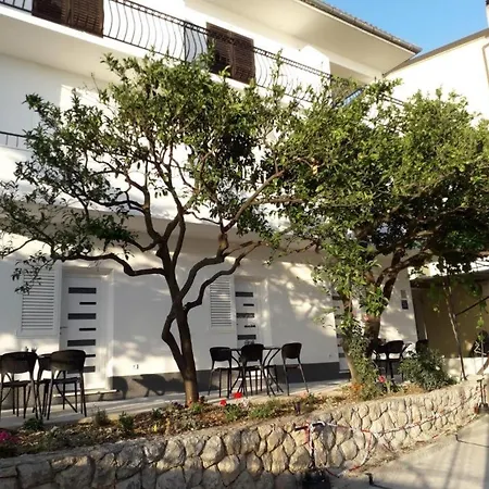 Apartment In With Terrace, Air Conditioning, Wi-fi Podgora
