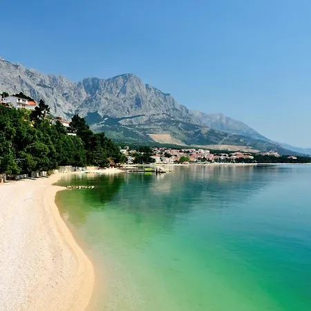 Apartment In With Terrace, Air Conditioning, Wi-fi *